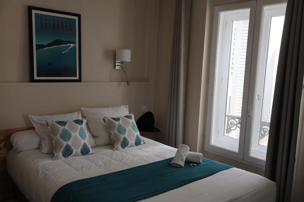 Un Hotel Sur Le Port Ла-Рошель Экстерьер фото
